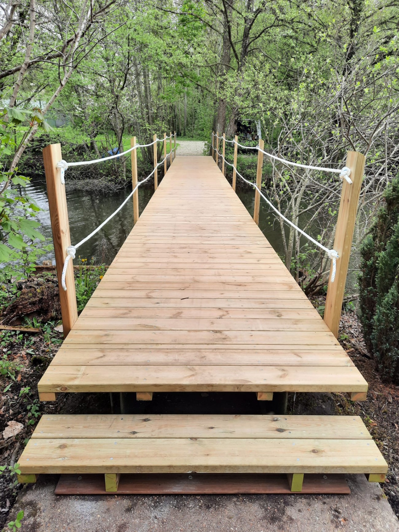 Passerelle bois avec garde-corps cordage